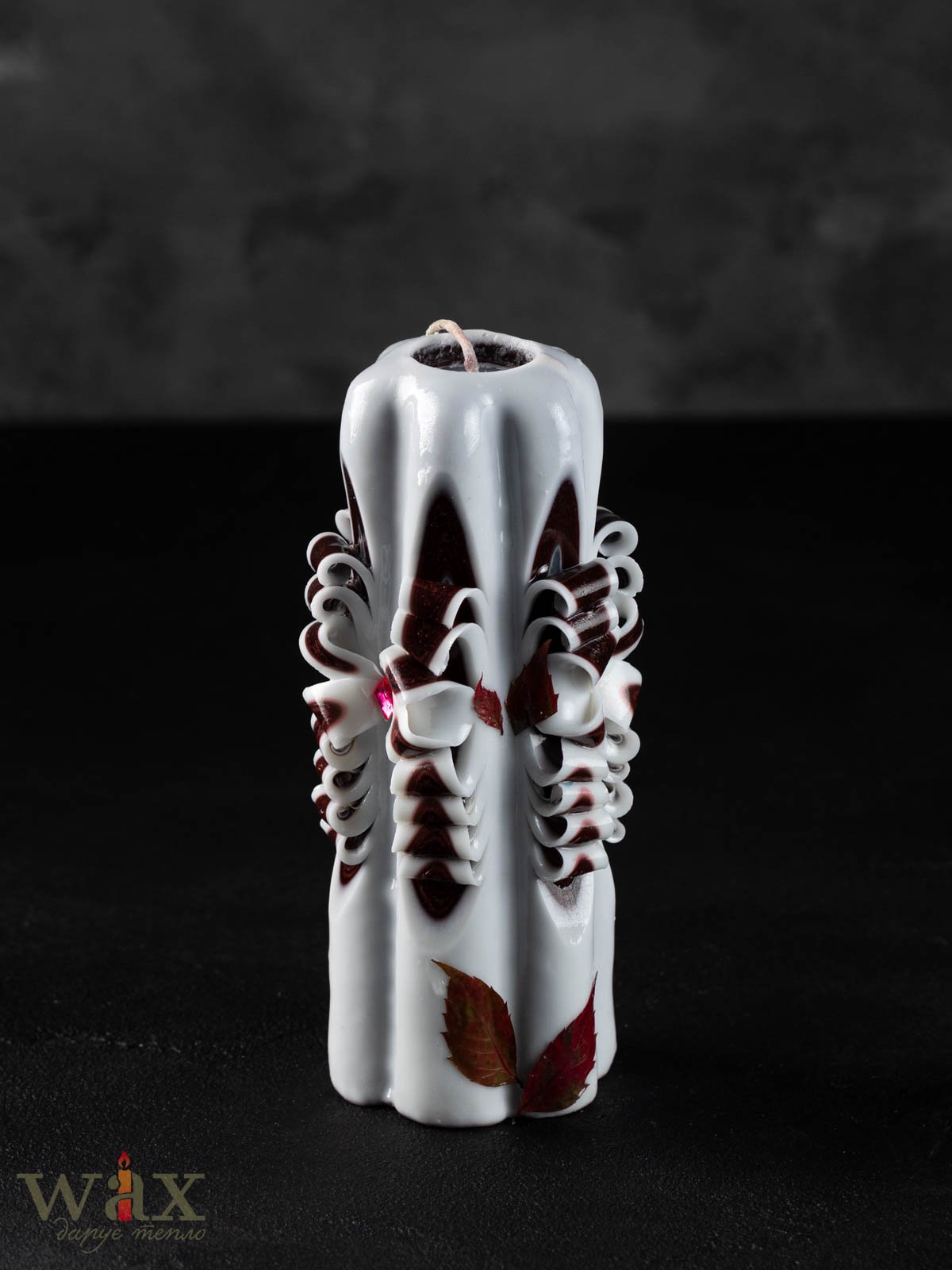 Різьблена "Leaf"