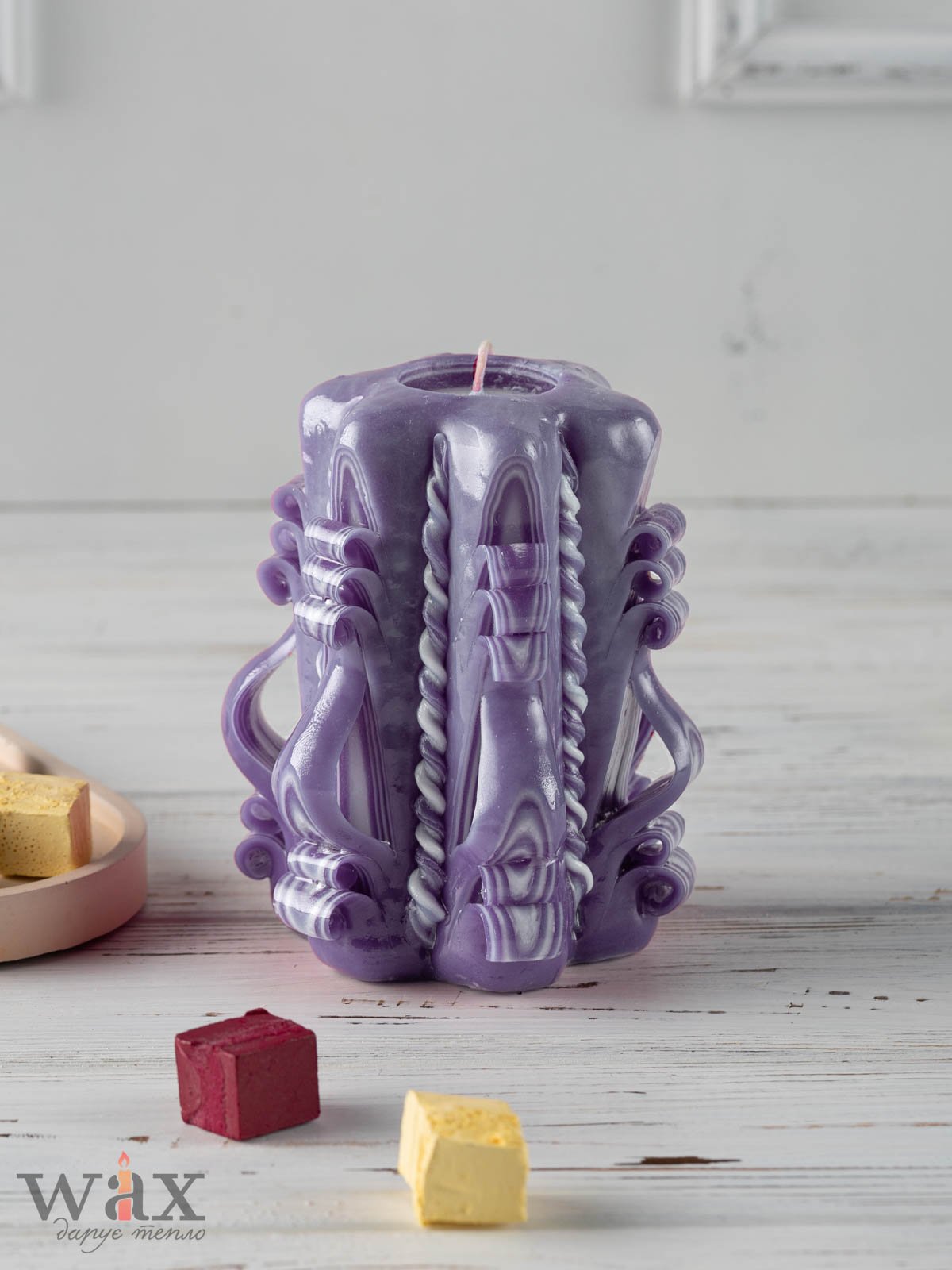 Різьблена "Carmine"