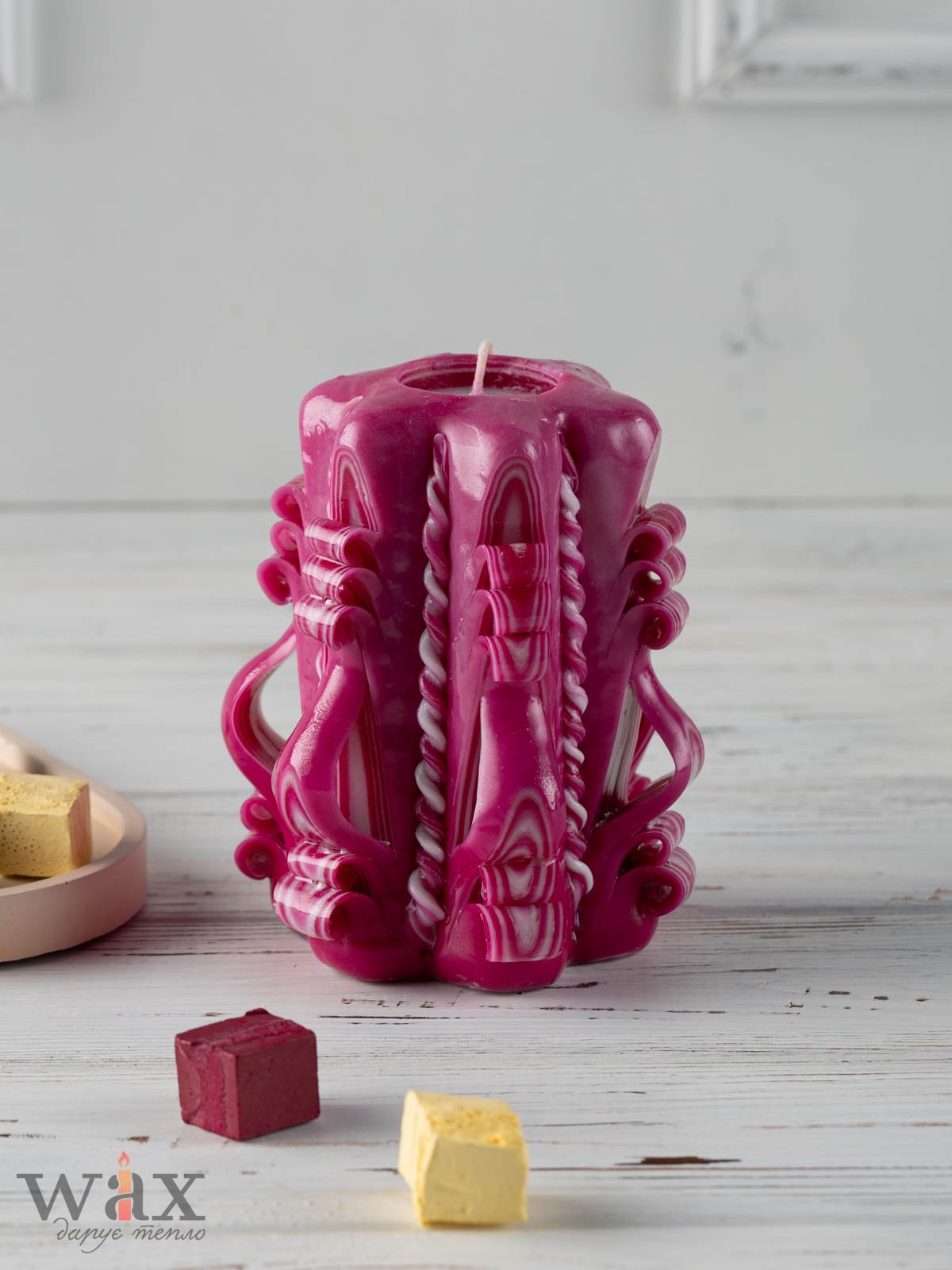 Різьблена "Carmine"